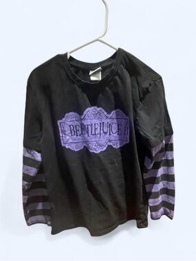 Beetlejuice Logo Layered-Look Tee in Black and Purple in size M